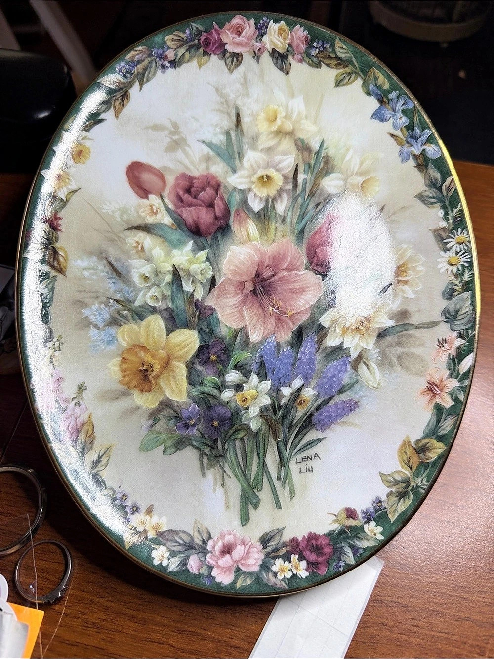 Lena Liu Floral Cameos “Enchantment” Floral Cameo Wall Plate Like New